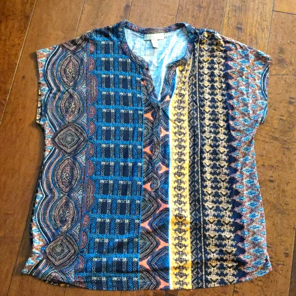 Fun print shirt. Soft and stretchy